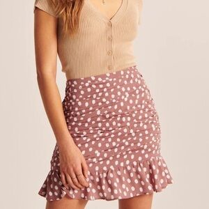 Abercrombie & Fitch Ruched Mini Skirt in Dusty Pink Dot